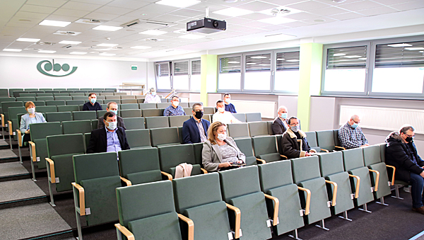 Na zdjęciu 3 Widok sali z uczestnikami posiedzenia Komitetu redakcyjnego COBORU