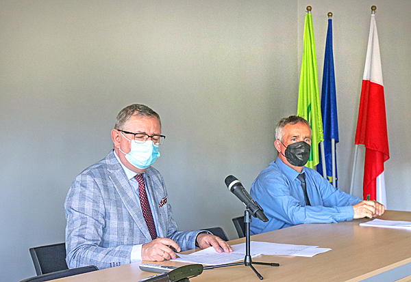 Na zdjęciu Dyrektor COBORU – prof. dr hab.Henryk Bujak i Zastępca dyrektora – mgr inż. Marcin Behnke