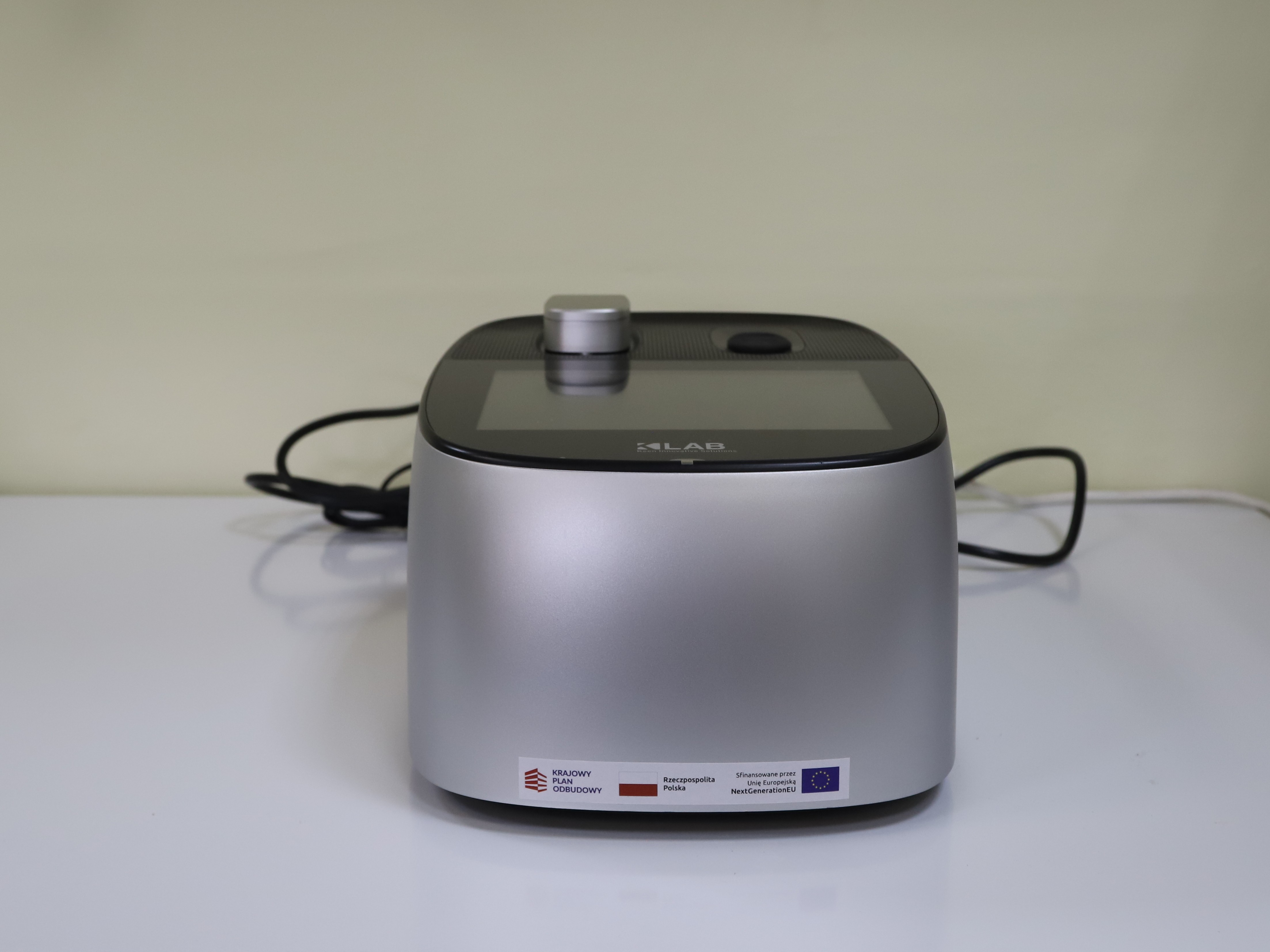 Urządzenie do pomiaru objętości pieczywa metodą laserową Volscan Profiler 300 firmy Stable Micro Systems