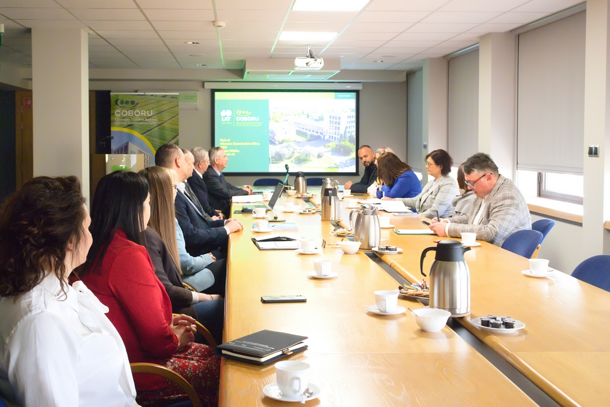 uczestnicy spotkania w Centrali COBORU